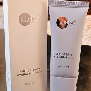 White Hydrating Skincare Mask